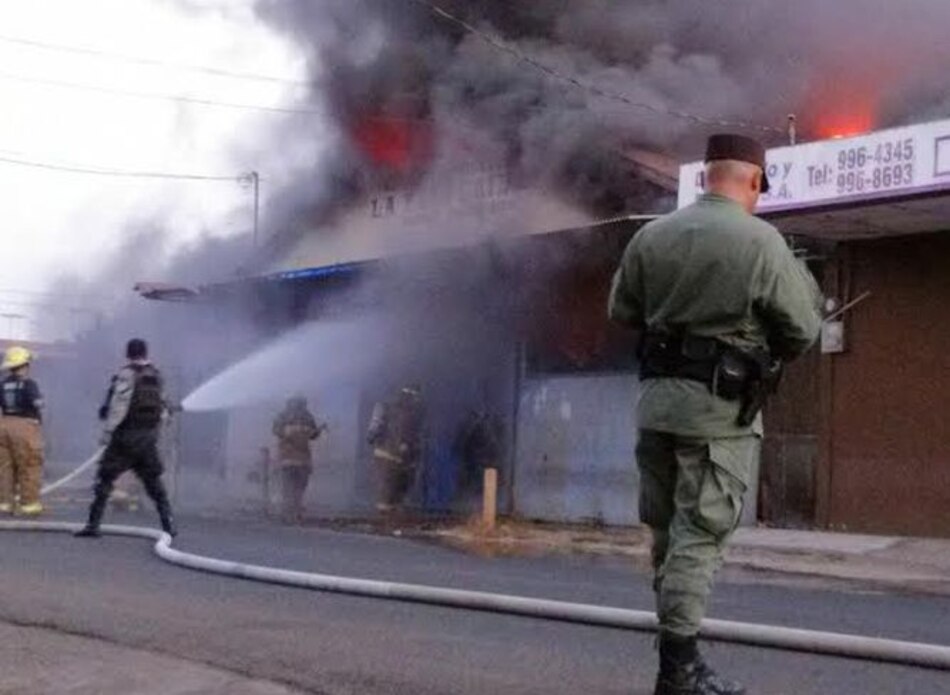 Incendio consume depósito de mueblería en Chitré