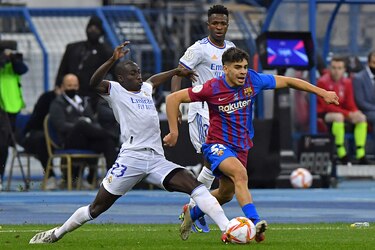 Real Madrid vence 3-2 al Barcelona en la prórroga y pasa a final de la Supercopa de España