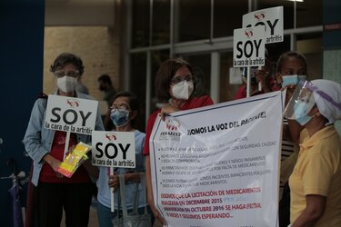 Pacientes con artritis reumatoide reclaman a la CSS la falta del medicamento tocilizumab, utilizado también para la Covid-19