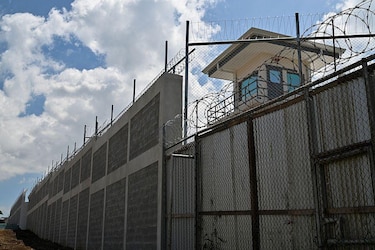 En fotos: así es la nueva megacárcel de máxima seguridad de Costa Rica que imita a la de Bukele en El Salvador
