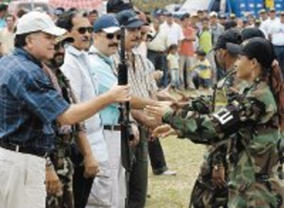 Finalizan los desarmes masivos de los bloques paramilitares