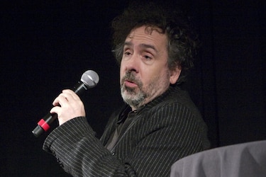 Tim Burton recibe su estrella en el Paseo de la Fama de Hollywood