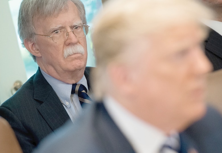 Borrador del libro de Bolton sacude el juicio