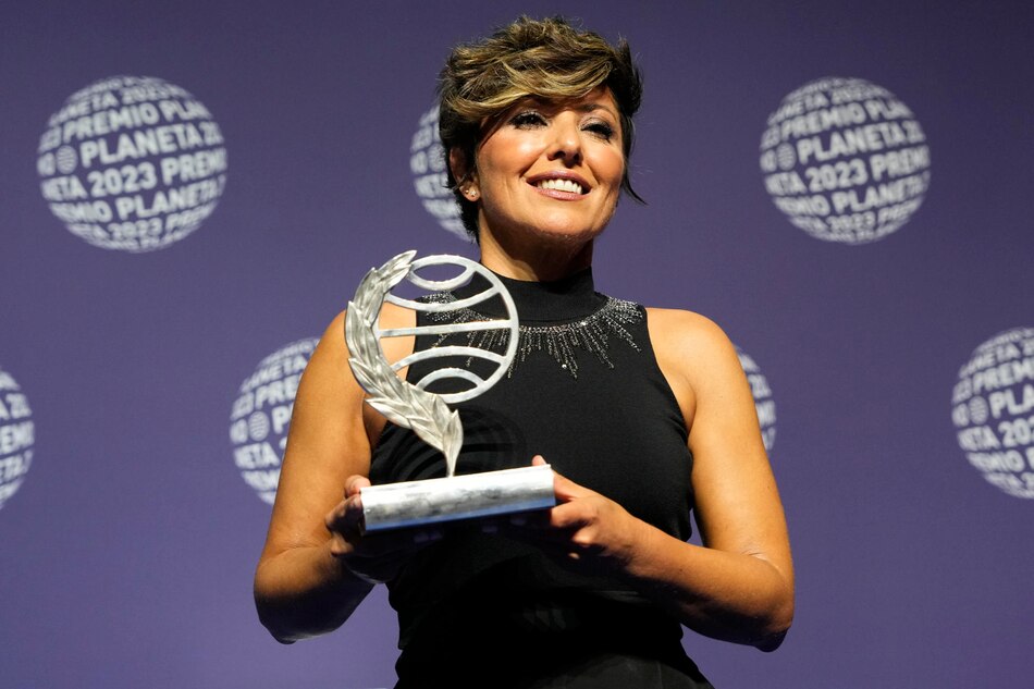 Sonsoles Ónega gana el Premio Planeta con una novela histórica sobre empresarios gallegos