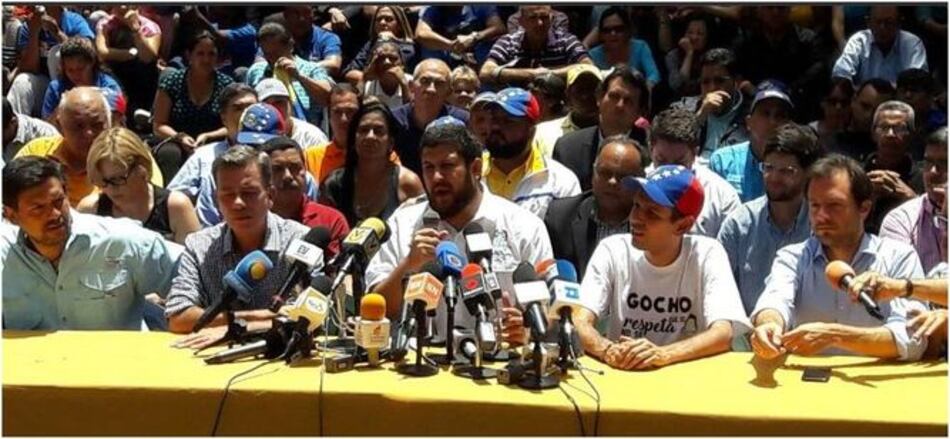 Alcaldes venezolanos rechazan amenaza de cárcel por no bloquear protestas