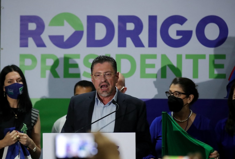 Un expresidente de centroizquierda y un exministro conservador van a una segunda vuelta en Costa Rica