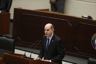 Curules vacías y reclamos por el gasto público: así arrancó el segundo debate del presupuesto 2027