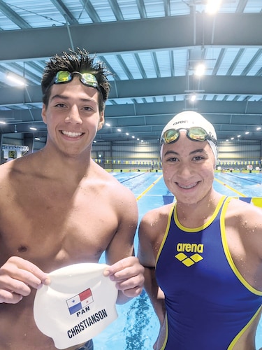 Panameños saltan a la pileta en el Mundial de Natación
