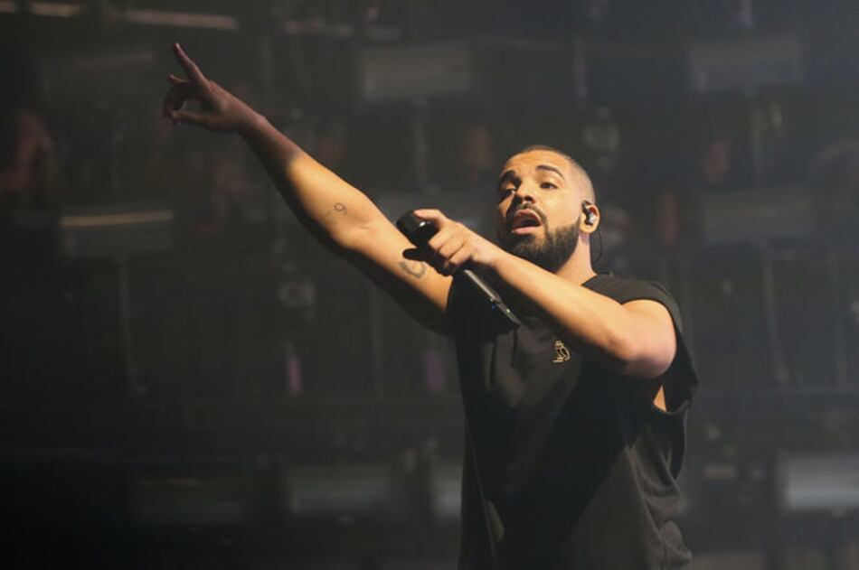 Rihanna y Kanye West acompañan al rapero Drake en nuevo álbum