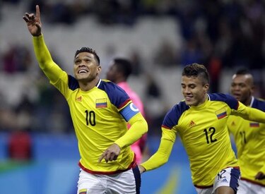Colombia gana y avanza a cuartos de final