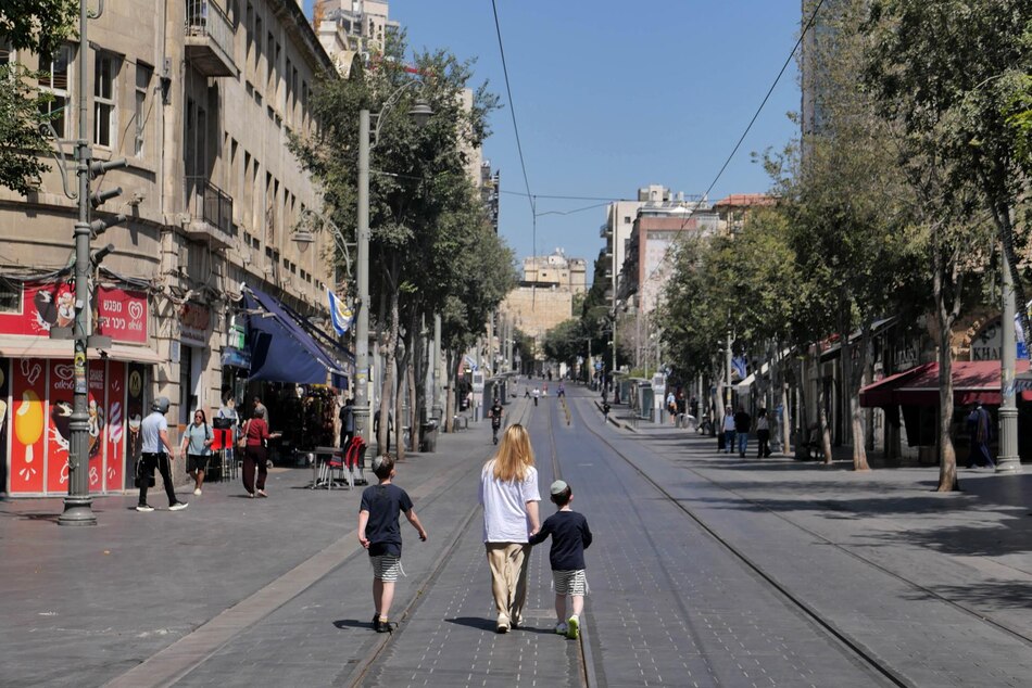 Un Israel semiparalizado espera recobrar cierta normalidad tras el alto el fuego con Irán