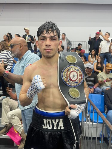 Argentino Soto fulmina al Magnífico Núñez en pelea por título Fedelatin