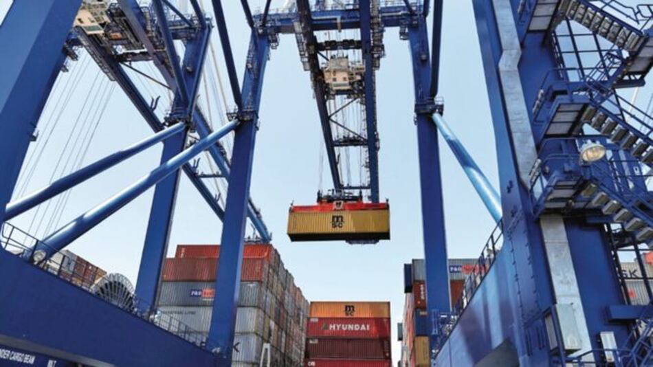 Pekín anuncia recorte de aranceles a importaciones