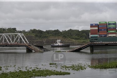 Clientes del ferrocarril moverán carga por vía terrestre tras daños en el puente de Gamboa