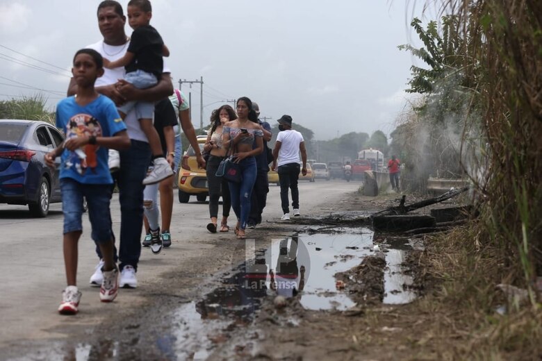 Siguen las protestas y cierres de calles en varios puntos de la ciudad capital; reabren la vía en Pacora