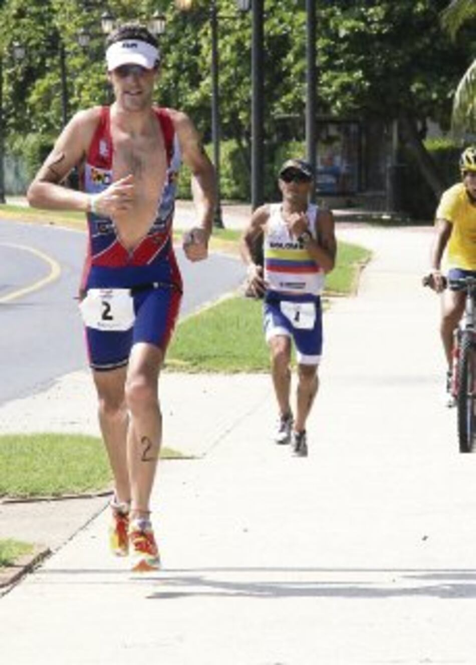 El ‘pibe’ Bonet ganó el triatlón