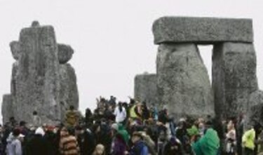 Celebran el solsticio en Stonehenge