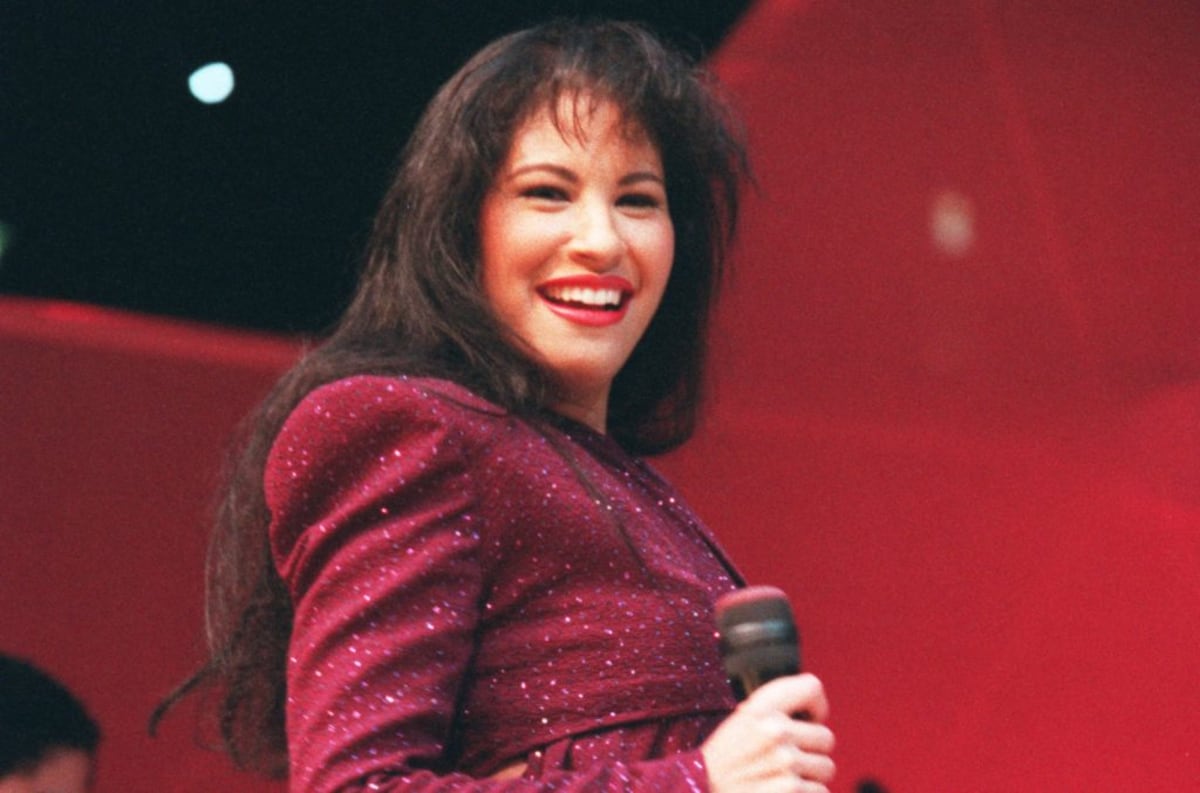 Hermanos de la fallecida cantante Selena se enfrentan en una demanda millonaria en EU