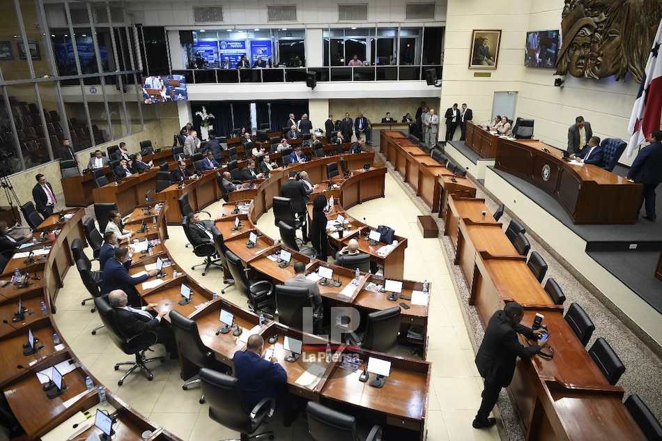 El silencio de los 47 diputados que votaron a favor del contrato minero