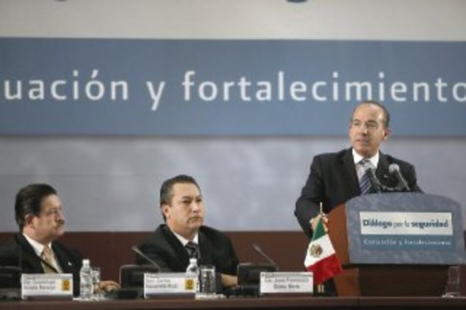 Calderón mantendrá militares en las calles