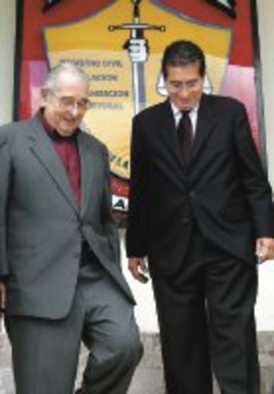 Guillermo Endara se queda solo