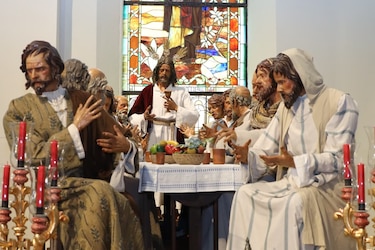 Jueves Santo en el Casco Antiguo: 140 cargadores llevarán la escultura de la Última Cena