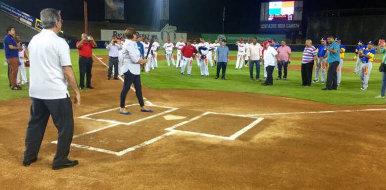 Metropolitanos despliegan su poder para seguir de líderes