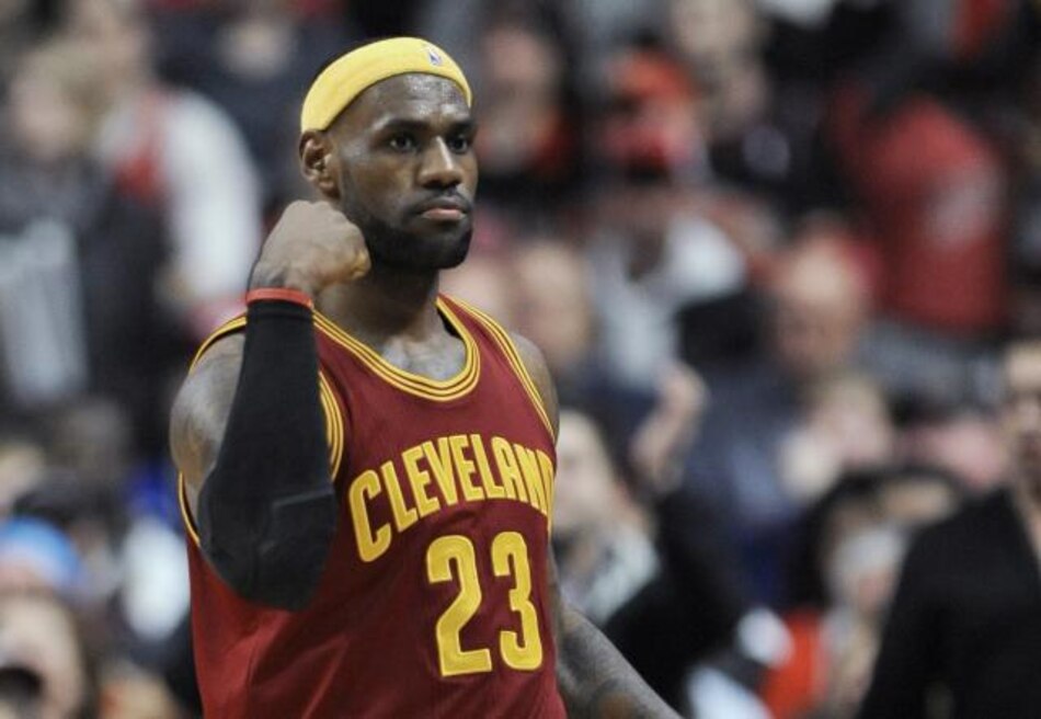 NBA: LeBron James se reivindicó; Derrick Rose volvió a lesionarse