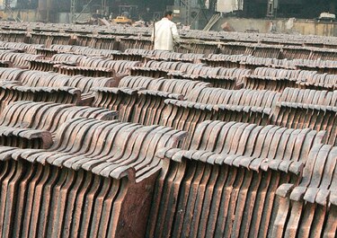 Cobre supera los $8 mil por alza en la demanda
