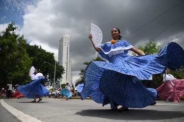 Con un colorido desfile se celebran los 505 años de la ciudad de Panamá