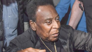 Pelé fue atendido en Brasil a su llegada de París