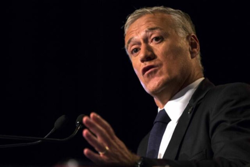 Deschamps demanda a novia de Nasri por insultos