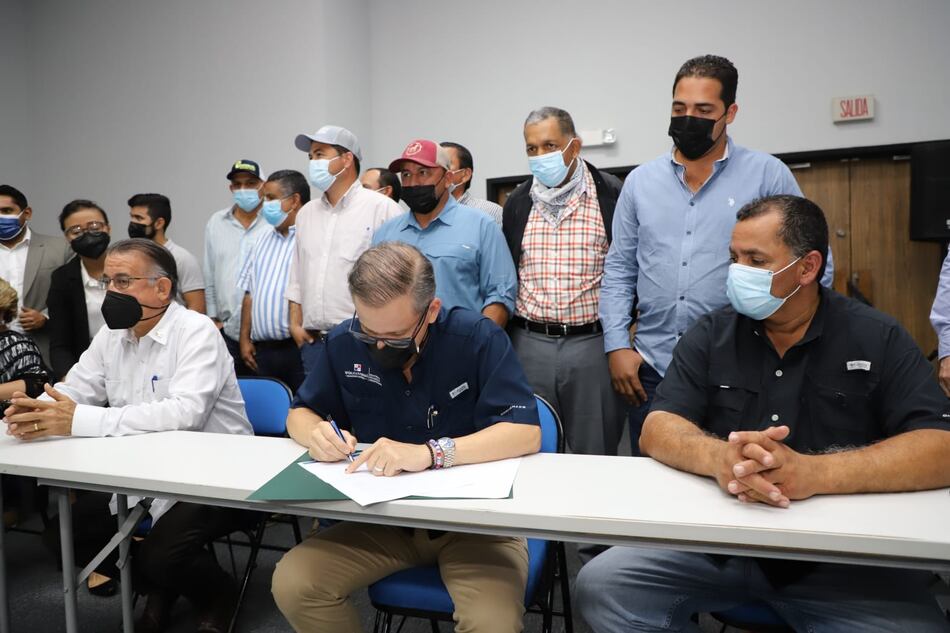 MIDA y productores logran acuerdo que evita aumento en el precio del arroz