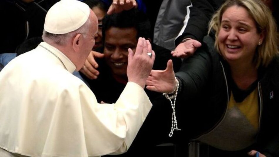 Papa arremete contra los católicos que 'recitan el Credo, pero viven de la vanidad'