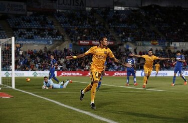 Barcelona y Real Madrid dominan la liga española