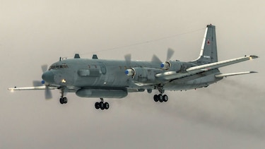 Siria derriba 'accidentalmente' un avión de su aliado ruso tras un bombardeo israelí
