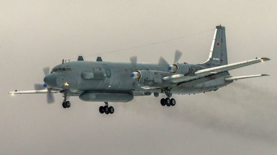 Siria derriba 'accidentalmente' un avión de su aliado ruso tras un bombardeo israelí