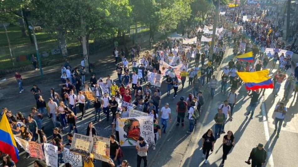Colombianos marchan en contra del gobierno de Iván Duque