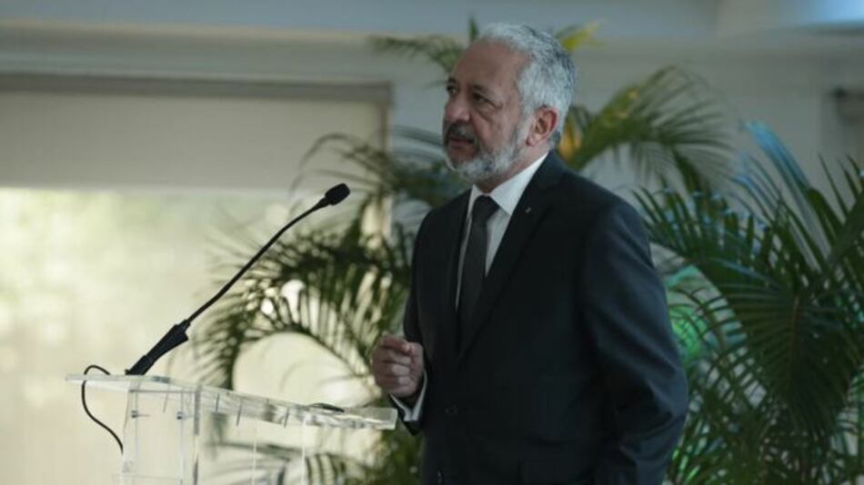 El eje del comercio mundial está en Asia: Ricaurte Vásquez