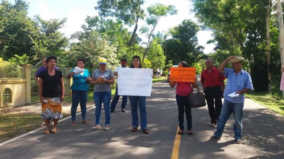 Cuentahabientes y socios de cooperativa protestan en Herrera