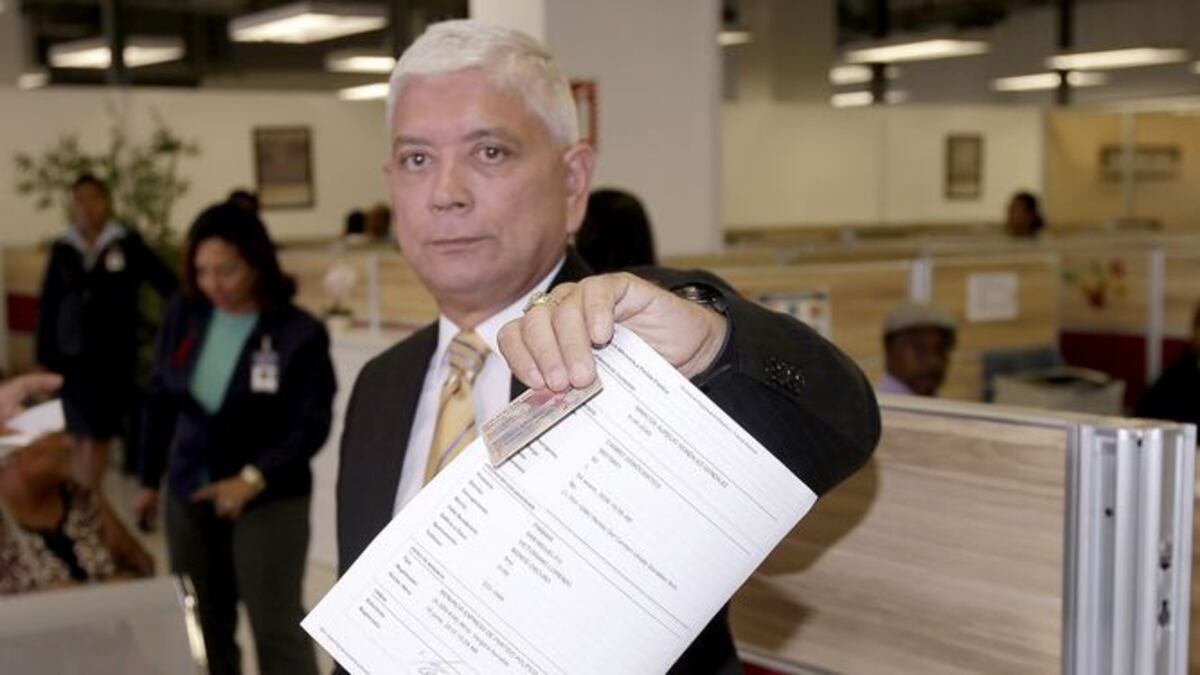 Marcos González renuncia al partido Cambio Democrático