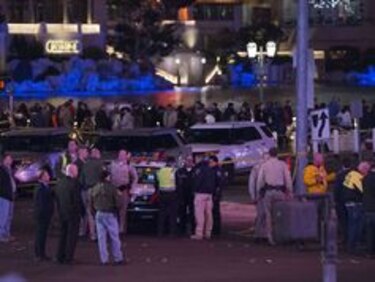 Vehículo arrolla a decenas de personas en Las Vegas