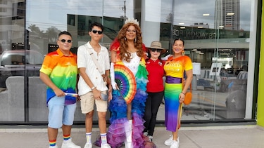 Marcha del Orgullo, entre consignas por derechos, inclusión y banderas rojas