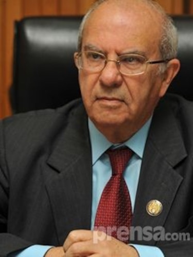 García de Paredes se defiende de críticas por proyecto de reelección