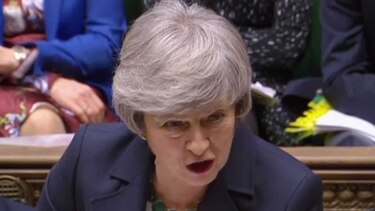 Primera ministra Theresa May sufre humillante revés en el Parlamento