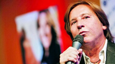 Ricardo Montaner compone canción A político argentino