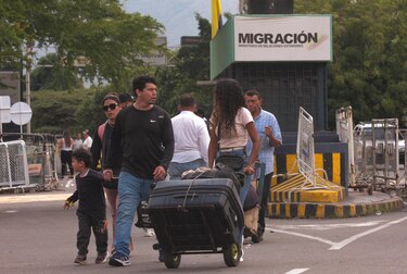 Video: Así vive la frontera de Colombia con Venezuela las tensiones por la crisis con Estados Unidos