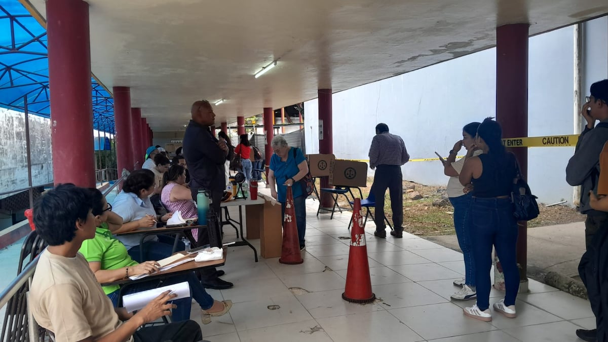 Jornada electoral en la Universidad de Panamá definirá al sucesor de Eduardo Flores