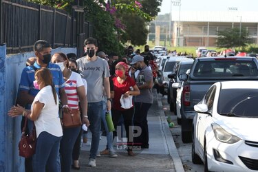 Masiva asistencia a centros de vacunación anticovid; reiteran el llamado a registrarse en plataforma habilitada por la AIG