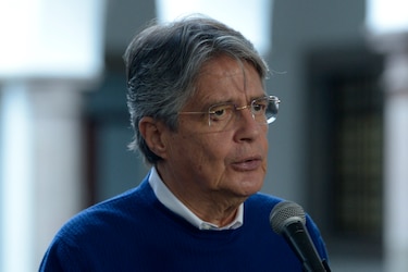 Presidente de Ecuador pide a la Contraloría que examine su patrimonio